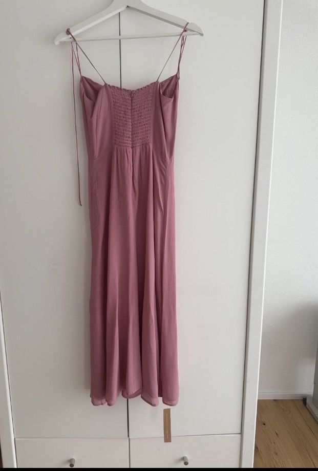 Reformation Vestiti:  Reformation Kleid aus 100 % Viskose – Nuovo (secondo la descrizione) da Olten venduto da amm_8hrx 1