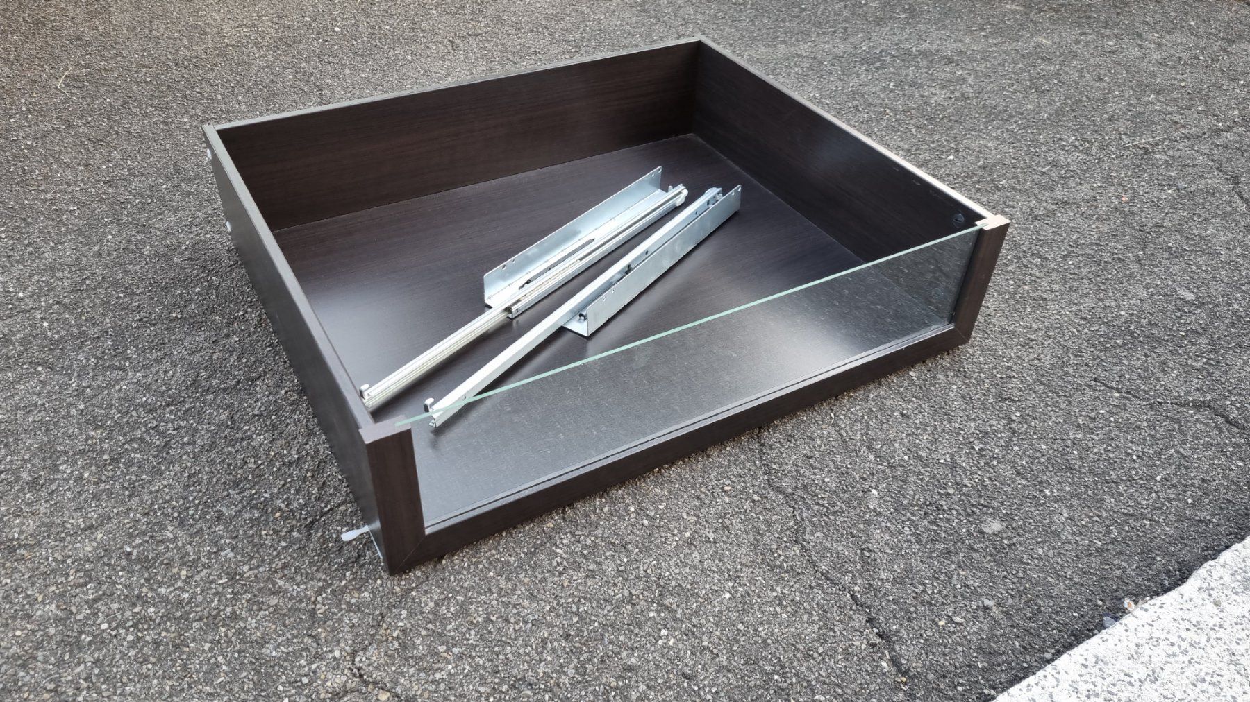 Ikea Armadi: Ikea Pax Schublade mit Glas, schwarz – Usato da Bremgarten AG venduto da Parzival_ch