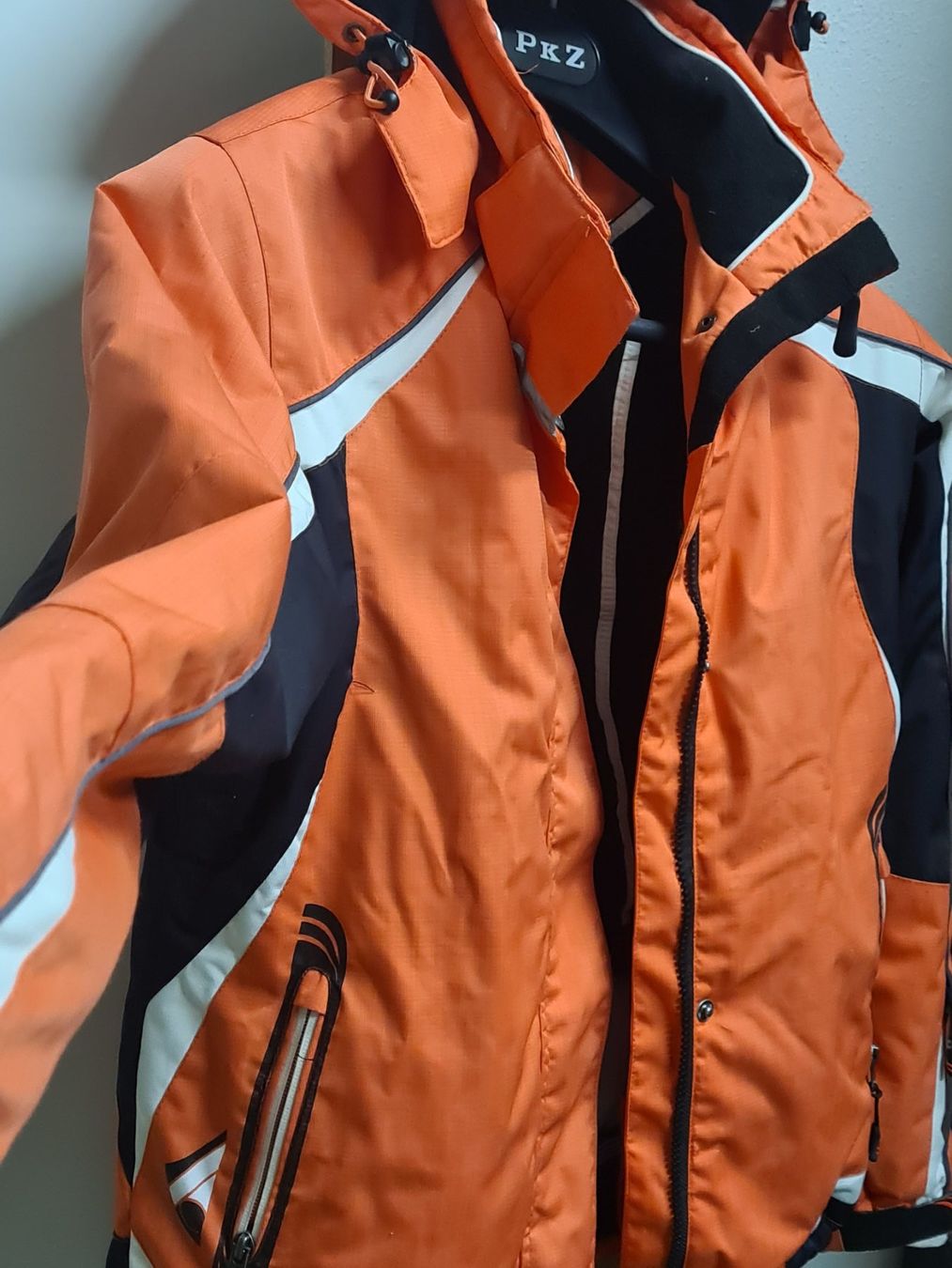 Killtec Giacche & Cappotti: KILLTEC Snowboard Jacke a. Sporthandel, Gr. 152, korallenrot – Usato da Amriswil venduto da used2use 1