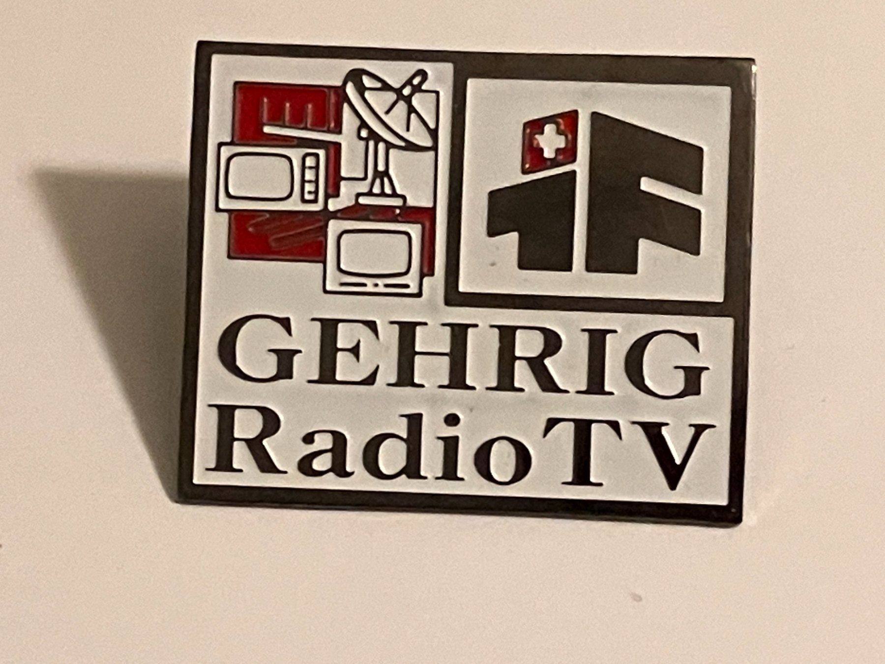 Placchette & Badge: 1 Pin Gehrig Radio TV – Usato da Basel venduto da djwwpp