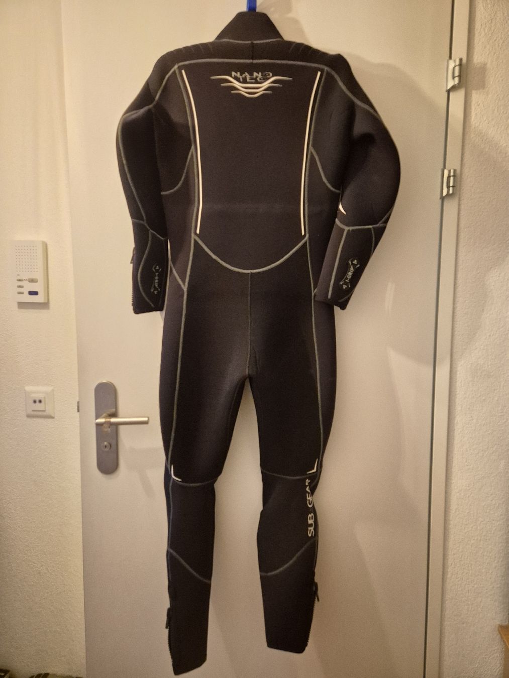 Mute per immersioni: Nano Tech wetsuit 8mm, for men, size 52 – Usato da Lenzburg venduto da wojcikar 1