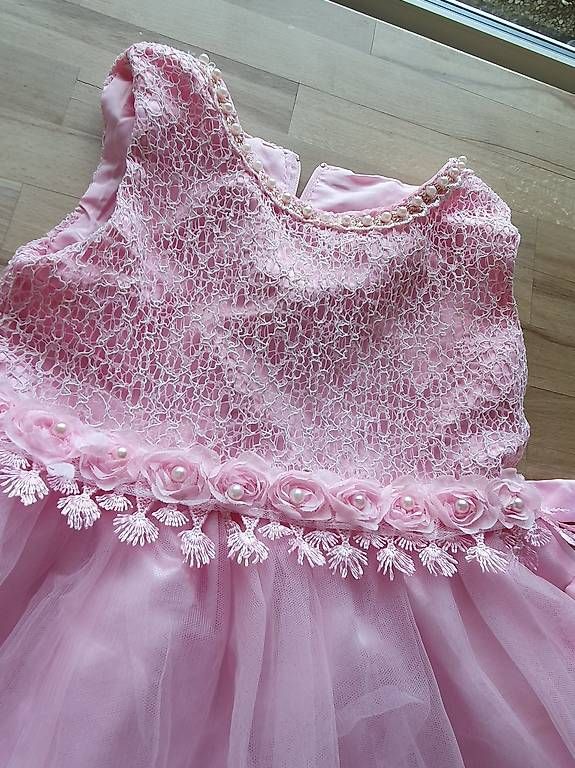 Costumi: Mädchen Prinzessinnen Kleid Grösse 128 – Usato da Ebmatingen venduto da zeitlos-gesund.ch 1
