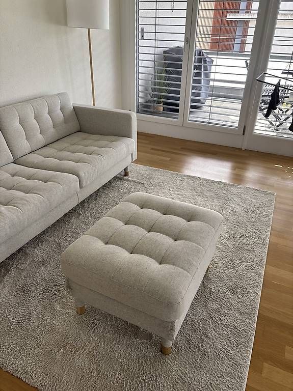 Sofas: Sofa mit Hocker, hellgrau-beige – D'occasion à Au SG par Liinii17 2