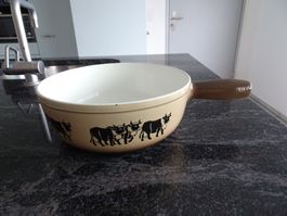 Fonduepfanne aus Gusseisen  Kuh-Motiv  Marke: emalco VERSAND