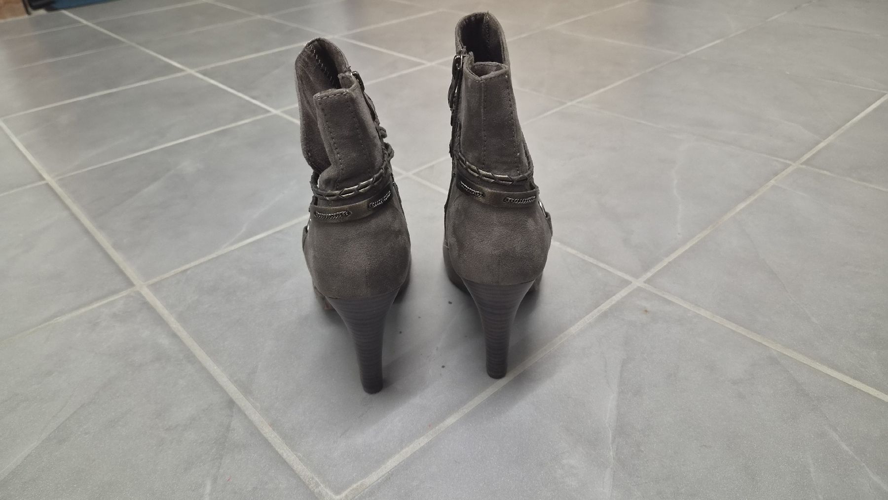 Tamaris Scarpe da donna: Stiefeletten TAMARIS, 39 – Usato da Frasnacht venduto da MiraBelle79 3