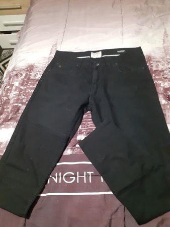 Herren Jeans schwarz Grösse 48 guter Zustand Pull&Bear