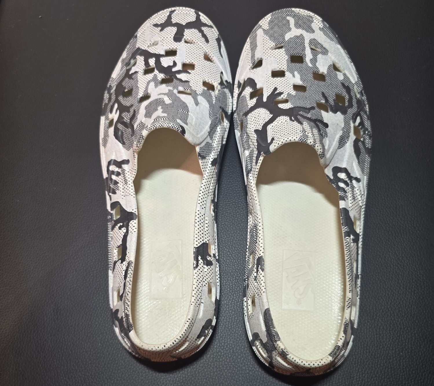 Vans Herrenschuhe: Vans Slip-On Camouflage – Gebraucht aus Wangs von Restposten.Garage 6