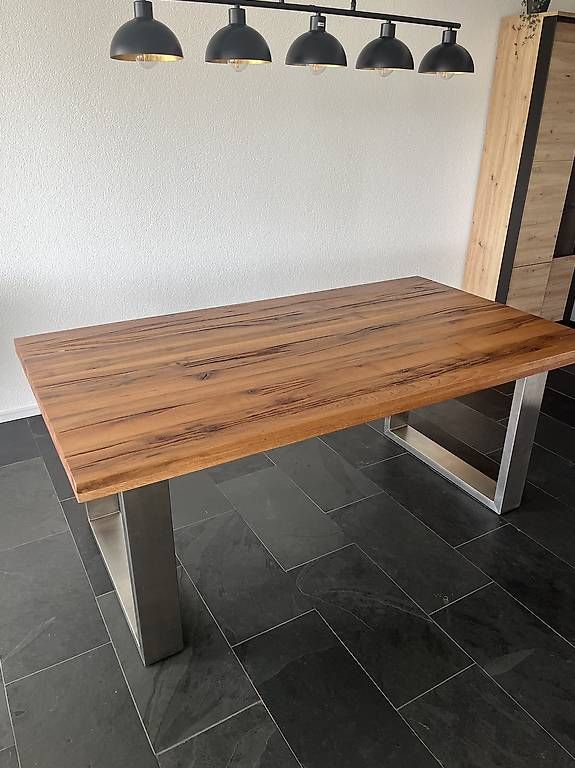 Tavoli: Massiver Esstisch aus Holz – Usato da Aarberg venduto da Linduxp 1