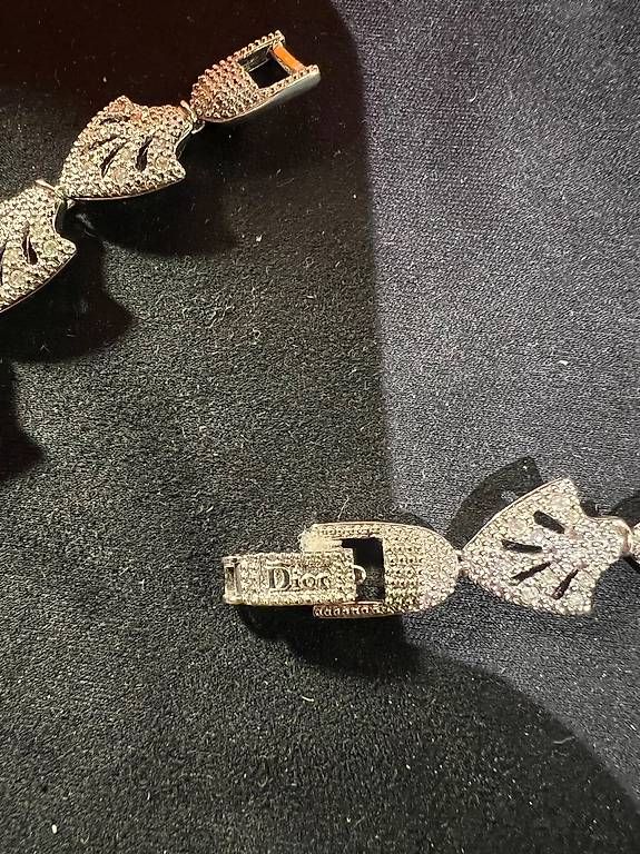 Catenine: Dior collier tour de coup – Usato da Le Cerneux-Pequignot venduto da Isko19 1
