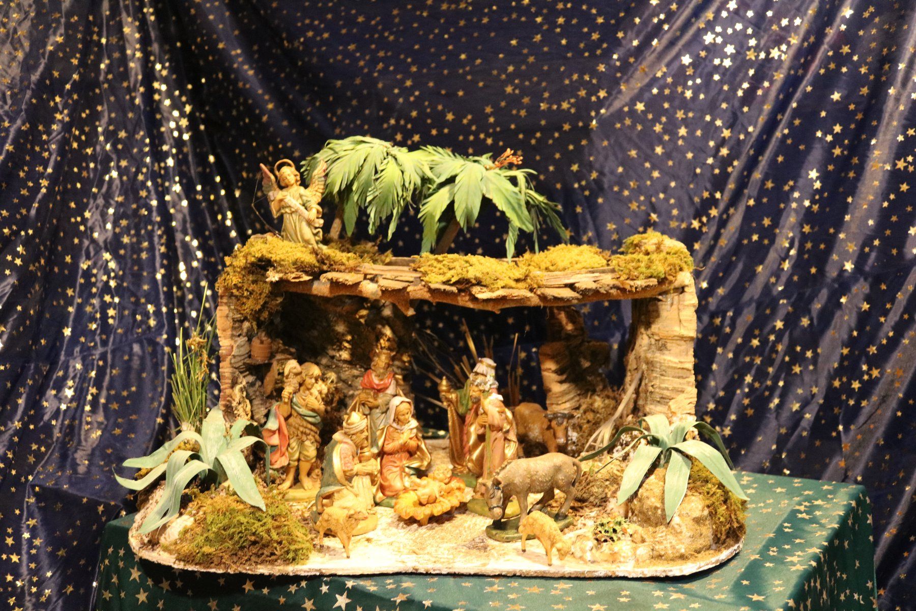 Alle Dekorationen: Weihnachtskrippe mit Figuren – Neu (gemäss Beschreibung) aus Birr von Werner7761 5