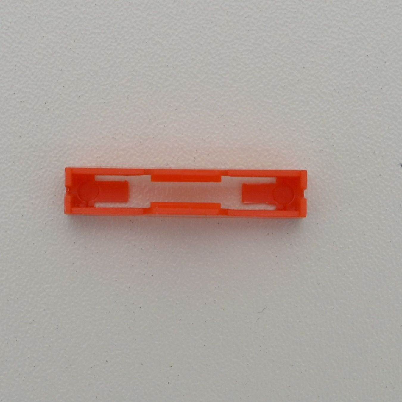 Modellismo RC: Servo Stecker Sicherung Stehend Rot – Nuovo e nell'imballaggio originale da Rüti venduto da MSRCModelle 2