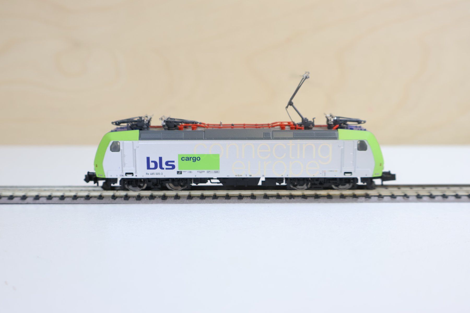 Trix Modelleisenbahnen: Minitrix BLS Cargo E-Lok - Digi Schnitt Spur N - 12159 – Gebraucht aus Winterthur von Monstera 1