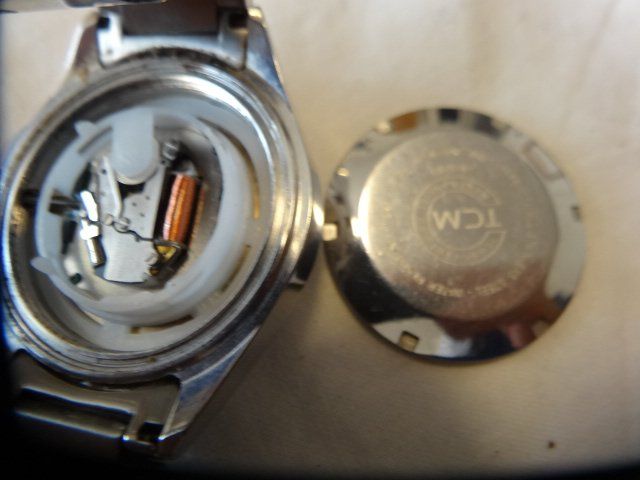 TCM Uhren: TCM HERREN UHR,QUARTZ,DATE.SCHÖNE MODEL.LÄÜFT. – Gebraucht aus zürich von ahmad01 5