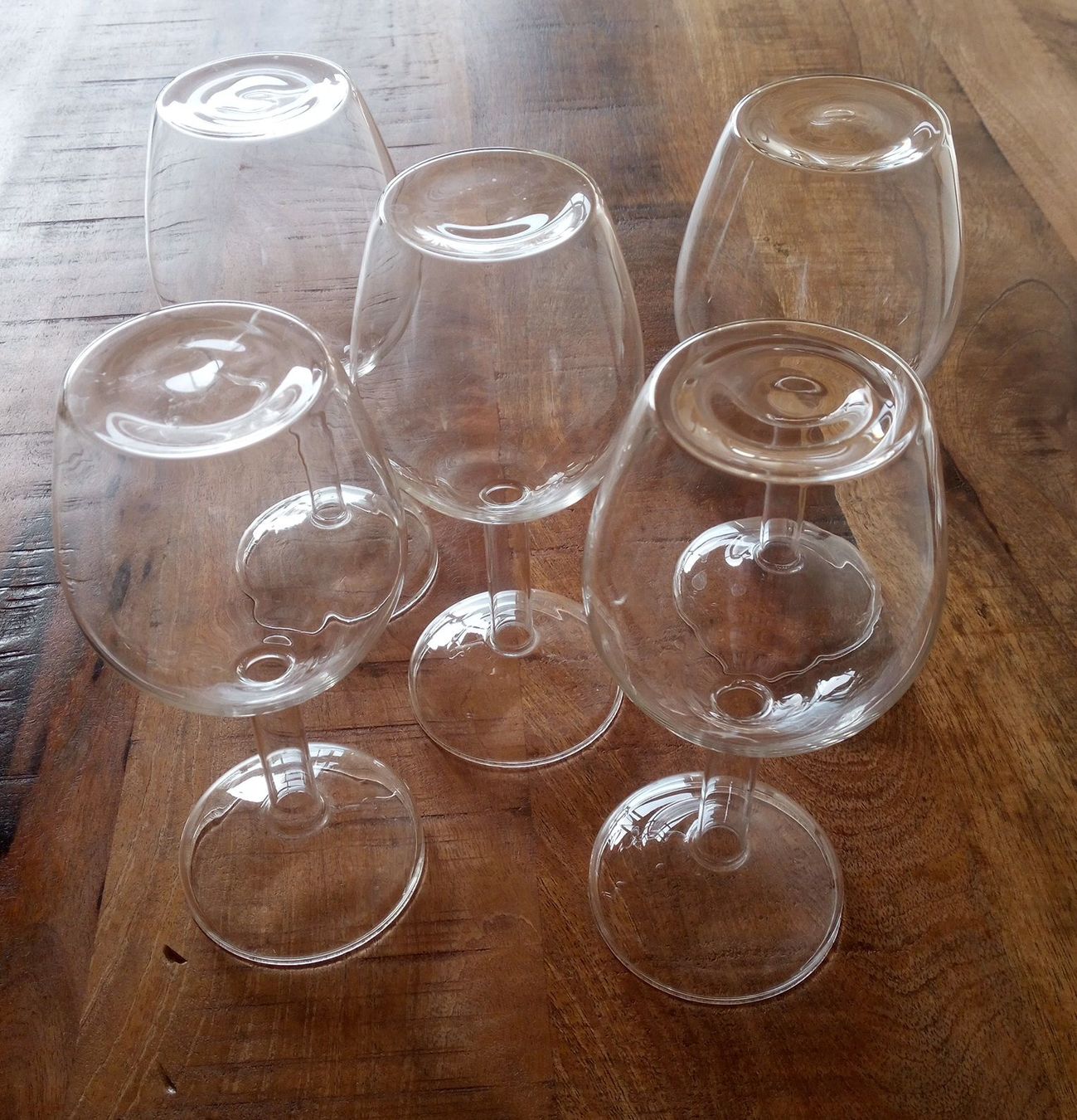 Bicchieri: 5 Verres à vin élégants, A l'envers – Usato da Dugny (Leytron) venduto da NaMartinet