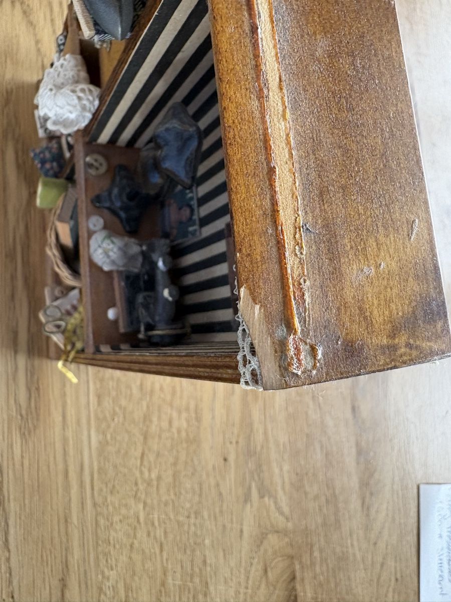 Case e mobili per bambole: Schönes Nähzimmer-Miniatur – Usato da Gossau SG venduto da Dobby1974 2