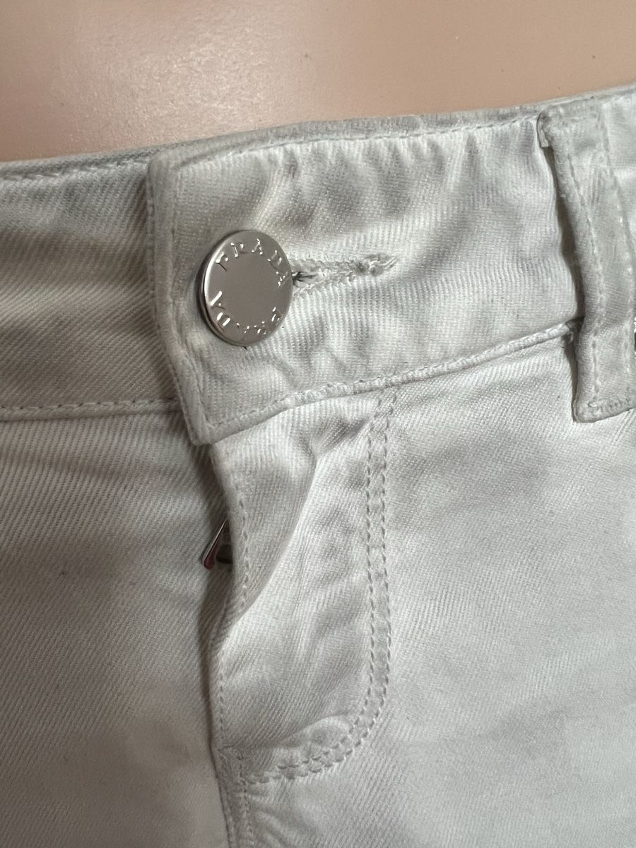 Prada Jeans: PRADA Jeans im dirty look, Grösse 25 – Gebraucht aus Bergdietikon von pinkerton13 2
