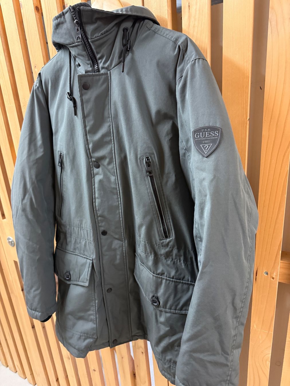 Guess Giacche: Winterjacke L Guess – Usato da Glis venduto da mir_qd28 1