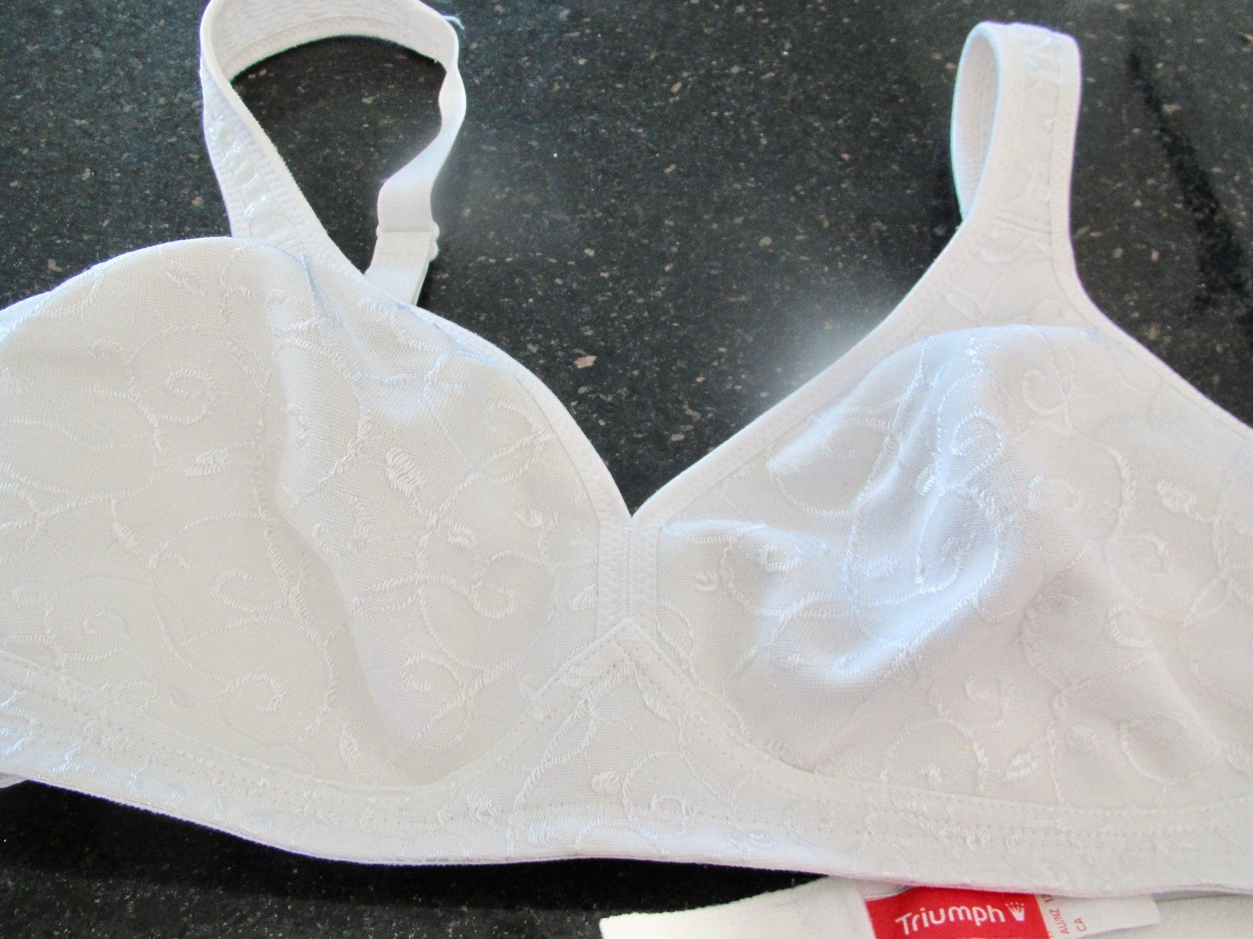 Triumph Altra biancheria intima: SOUTIEN-GORGE TRIUMPH. 75 D – Usato da Murten venduto da Selliot