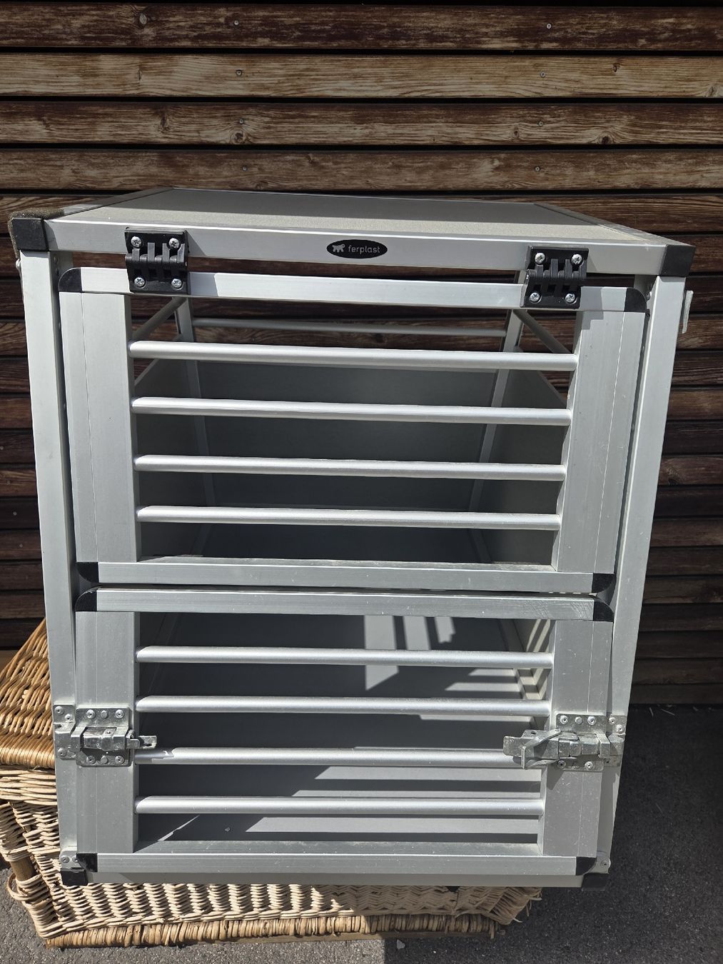 Gabbie, trasporto & Sicurezza: Ferplast Dog Crate Aluminium Double Stackable Cage Used – Usato da Unterseen venduto da red_head