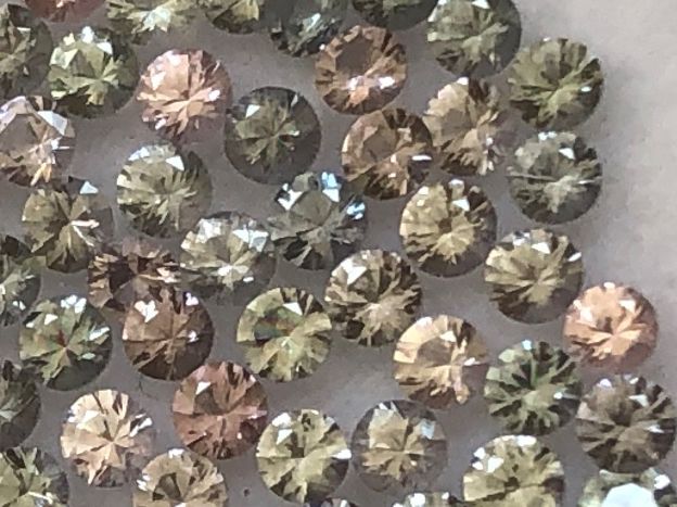Pietre preziose: SPINELLE   Frühlingsfarben /  2mm  50 Stück – Nuovo e nell'imballaggio originale da Seftigen venduto da tigers12 1