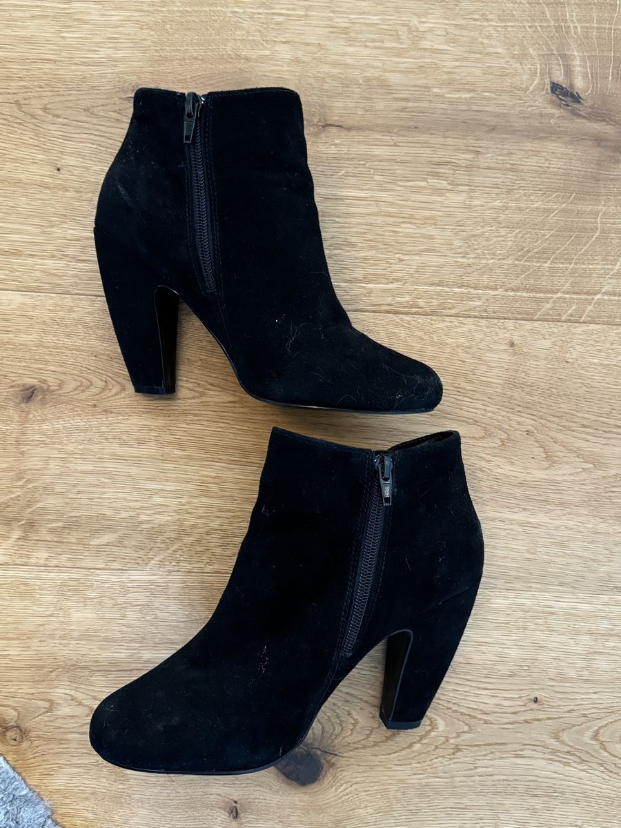 Steve Madden Scarpe da donna: Black Suede Steve Madden Ankle Boots 39 – Usato da Baar venduto da corinab_ 3