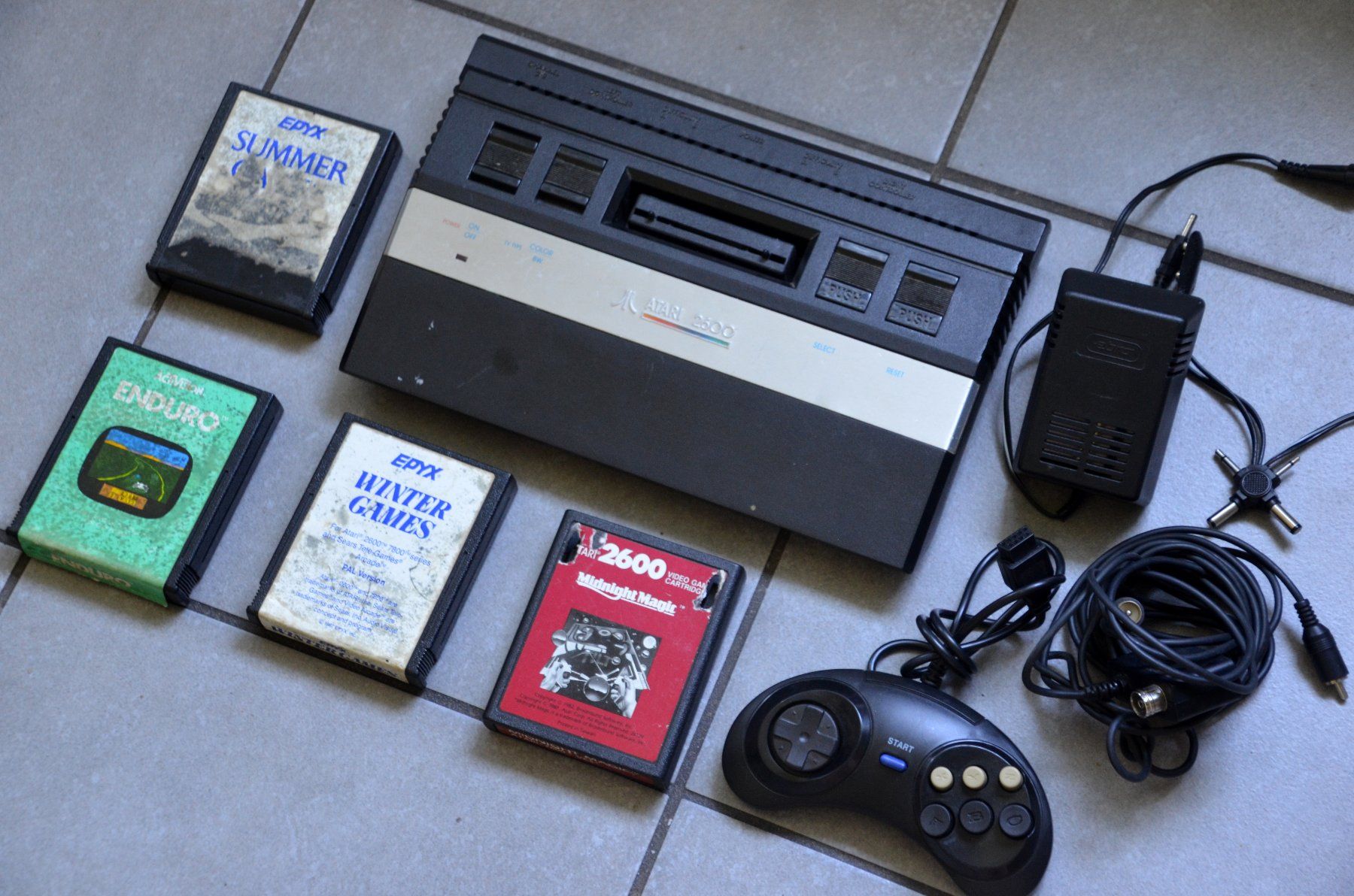 Atari Konsolen: Atari 2500 – Gebraucht aus Collonges von arashee 1