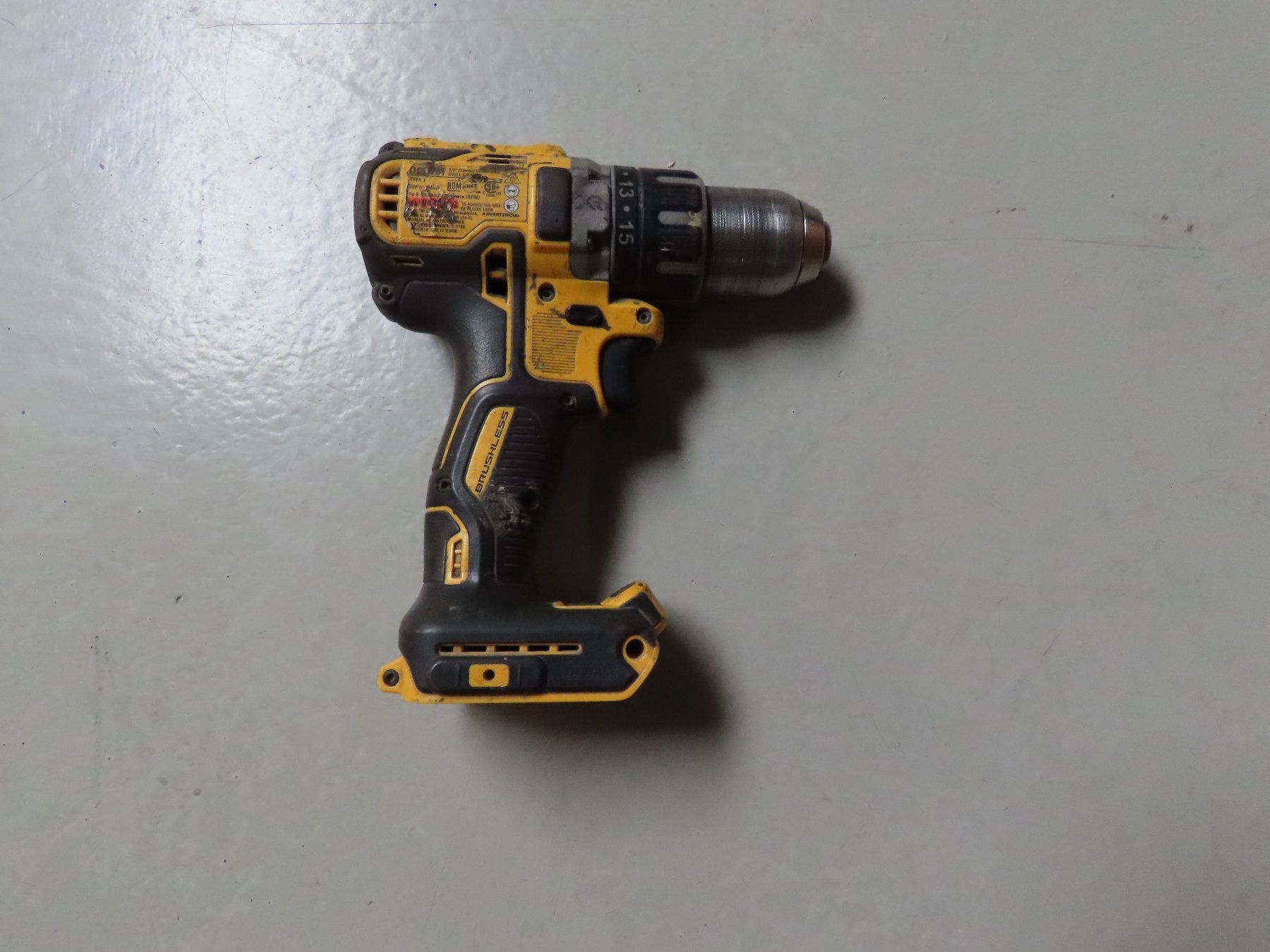 Dewalt Trapani: Dewalt Bohrmaschine – Usato da Alpnach-Dorf venduto da Hess-Automobile