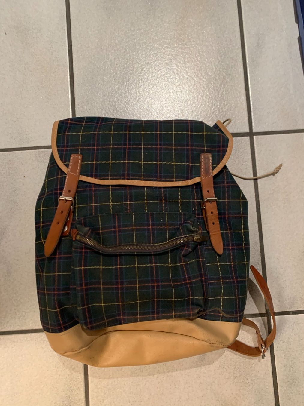 Zaini: Mega Rucksack voll Retro – Usato da Ramlinsburg venduto da Ruebli.X.Beet
