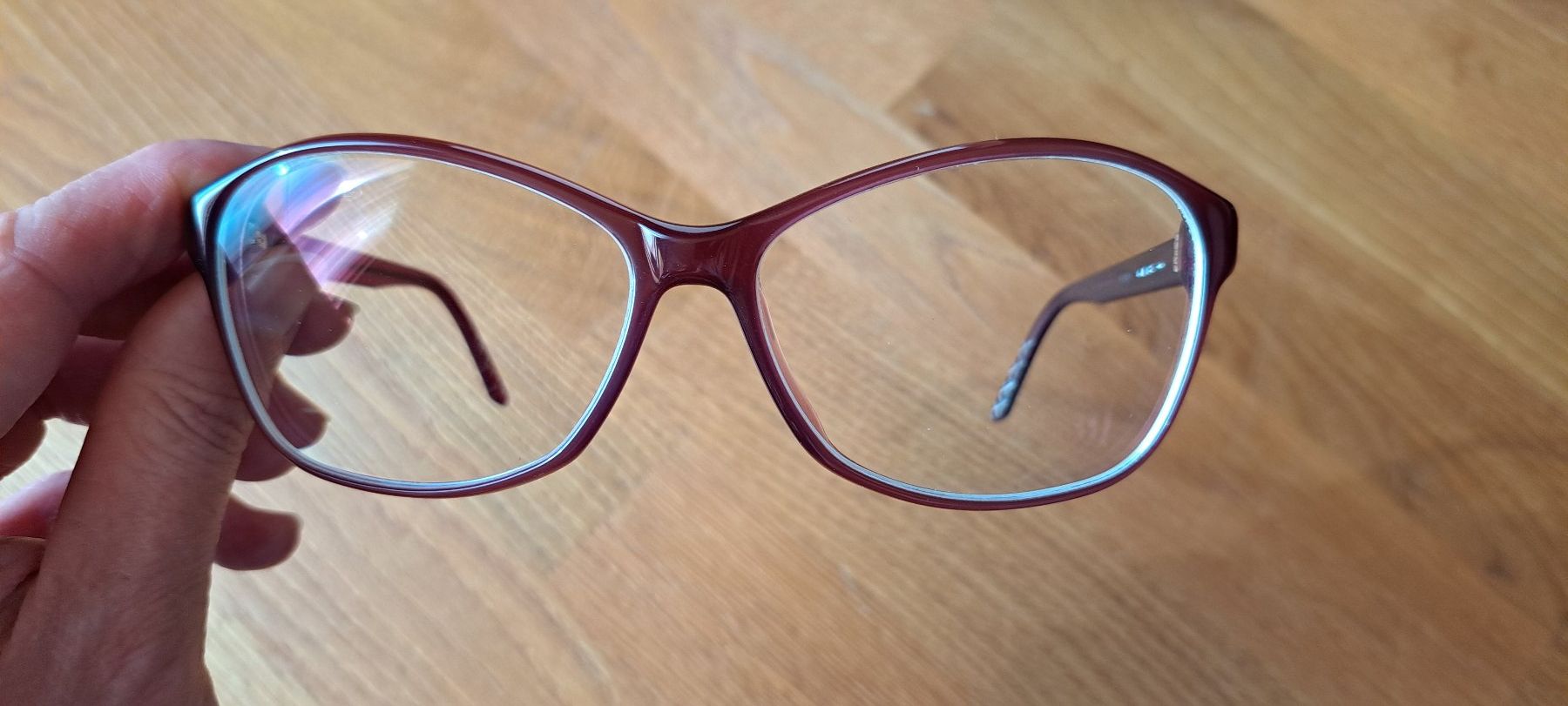 Brillen & Gläser: Brille beerenrot mit Etui – Gebraucht aus Niederönz von Chraemerliguet 1