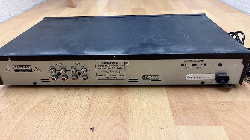 Onkyo Equalizzatori: Onkyo Stereo Graphic Equalizer EQ-240 – Usato da Heerbrugg venduto da Mediabox 1