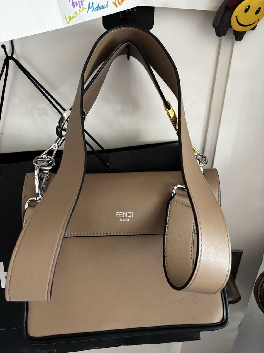 Sacs femmes: Verschiedene Handtaschen – D'occasion à Liebefeld par zugiimom 7