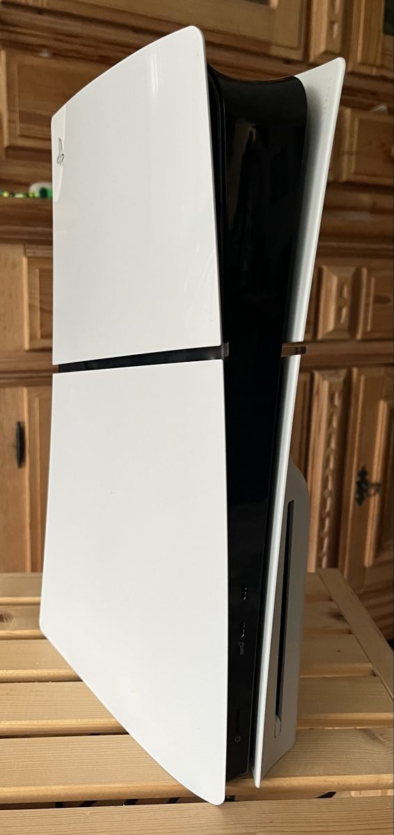 Sony Konsolen: Sony Playstation 5 Slim – Gebraucht aus hagneck von SurvivalDog 1
