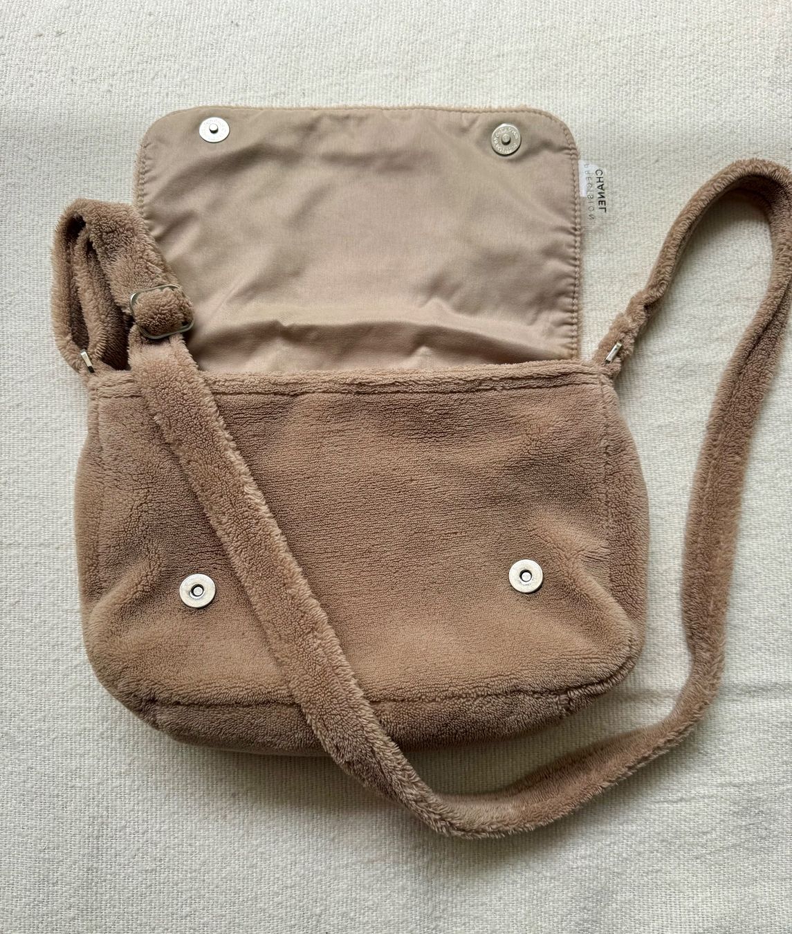 Chanel Borse da donna: Flauschige Schultertasche von Chanel – Usato da zürich venduto da Bailey17 1