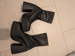 bottines plateforme+ talons t.37 Bershka
