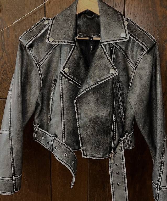 Jacken: Lederjacke  – Gebraucht aus Heerbrugg von mel_sh6c