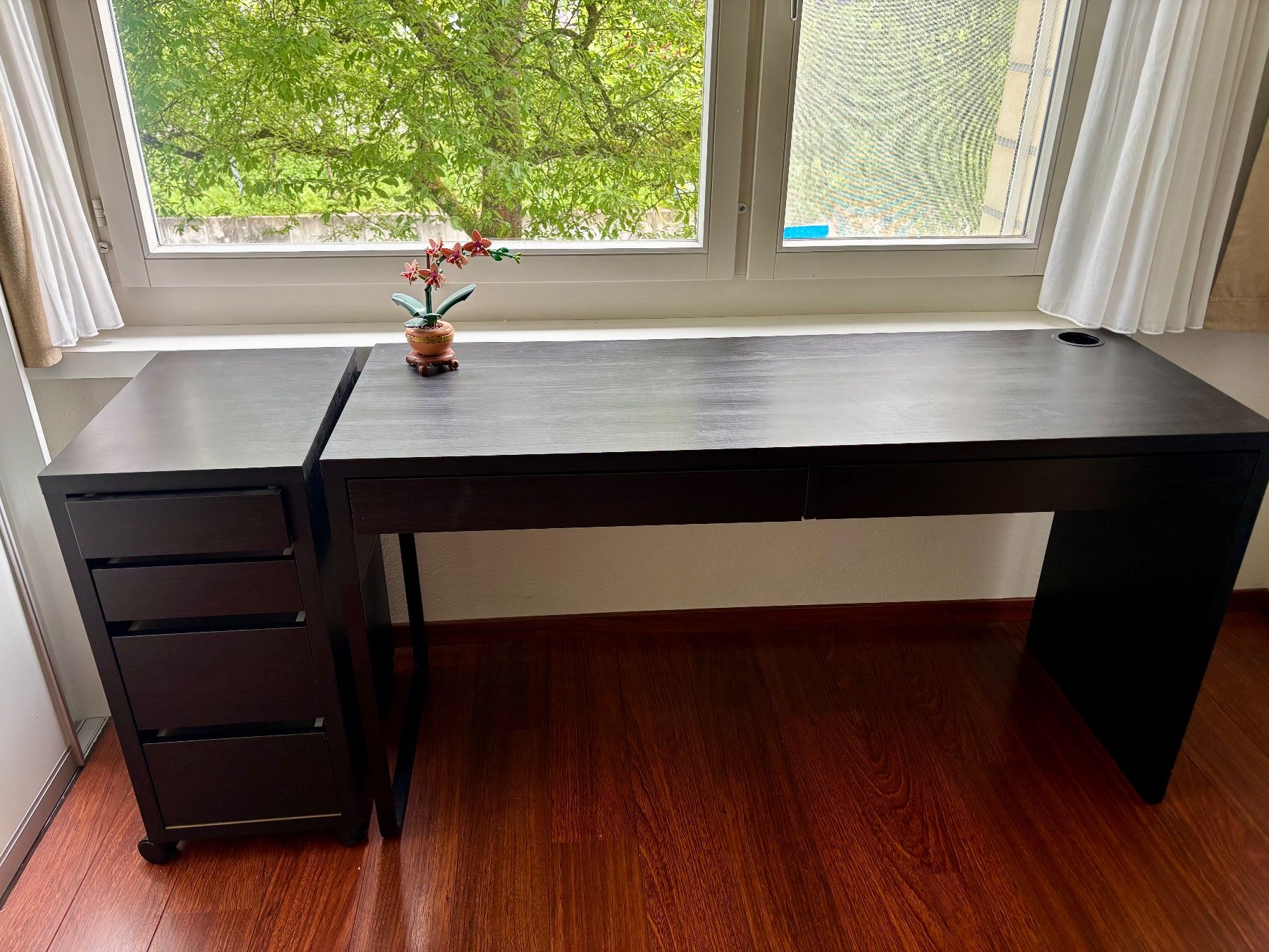 Ikea Scrivanie: Ikea Micke Schreibtisch dunklebraun – Usato da Cham venduto da bet_jp2l