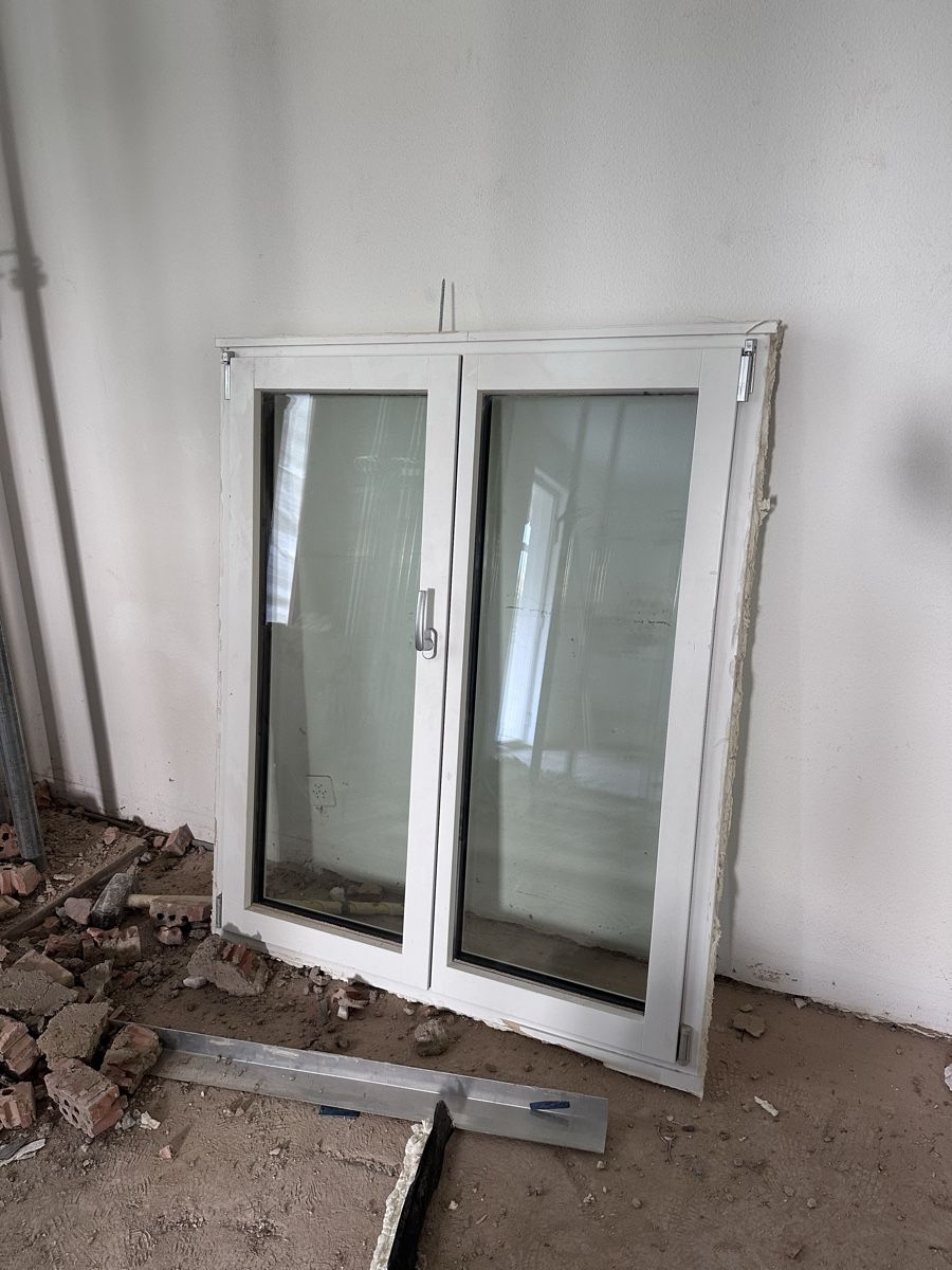 Fenêtres: Fenster weiss Doppelglas mit Griff – D'occasion à Allschwil par Kira0707 3