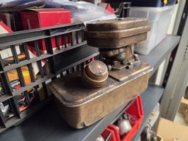 Briggs & Stratton Tank und Vergaser