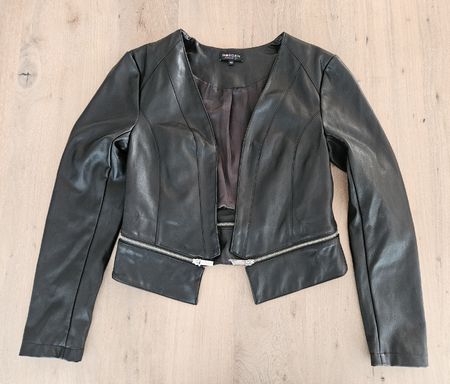 Schwarze Kunstlederjacke, Grösse 40 stylisch & elegant!