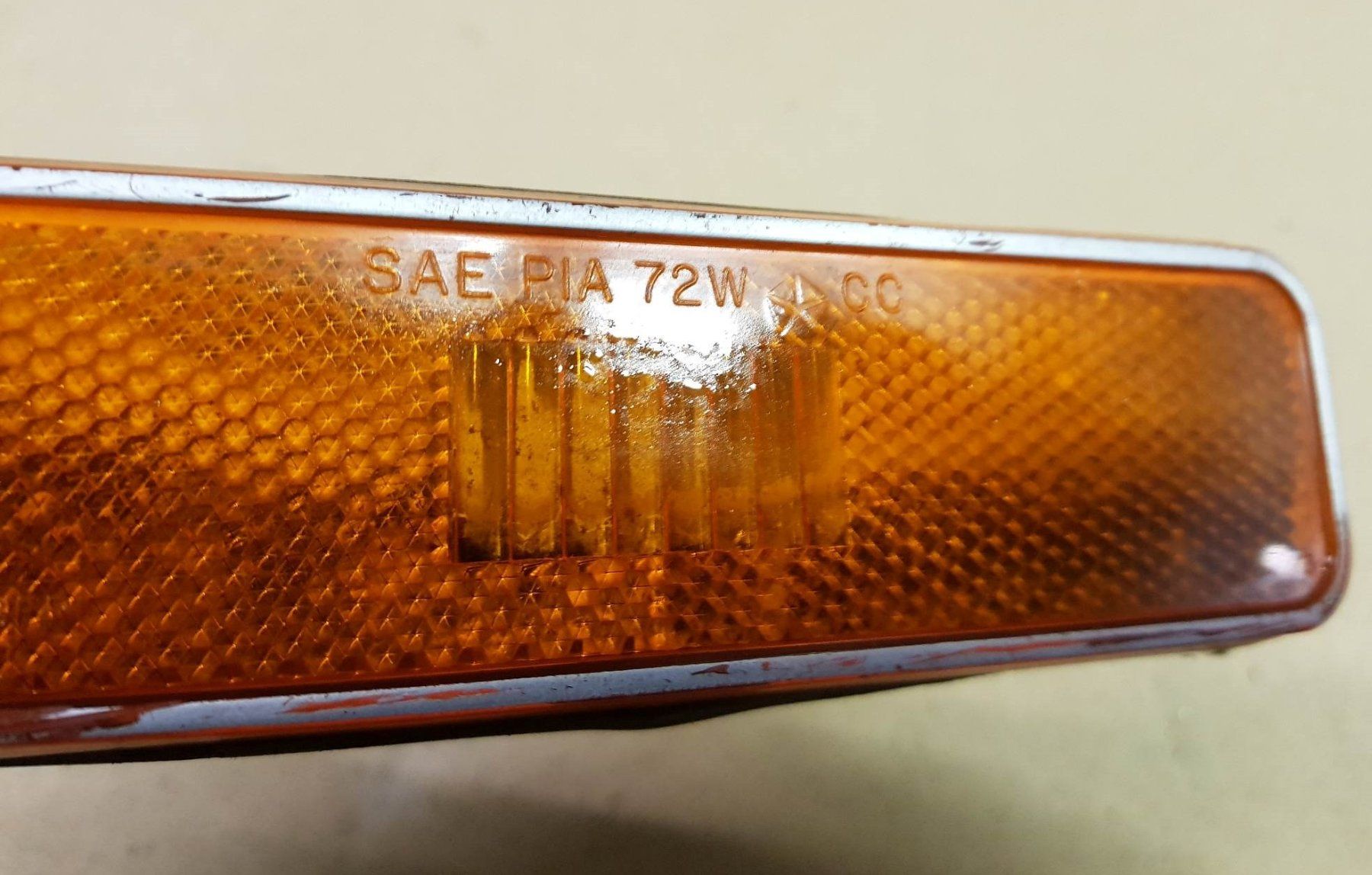 Tutti pezzi di ricambio auto: Seitenleuchte orange  Mopar A-Body – Usato da Niedergösgen venduto da usc_8qc6 2