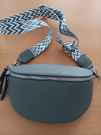 Trendige  Gürteltasche/Crossbody Bag, neuwertig