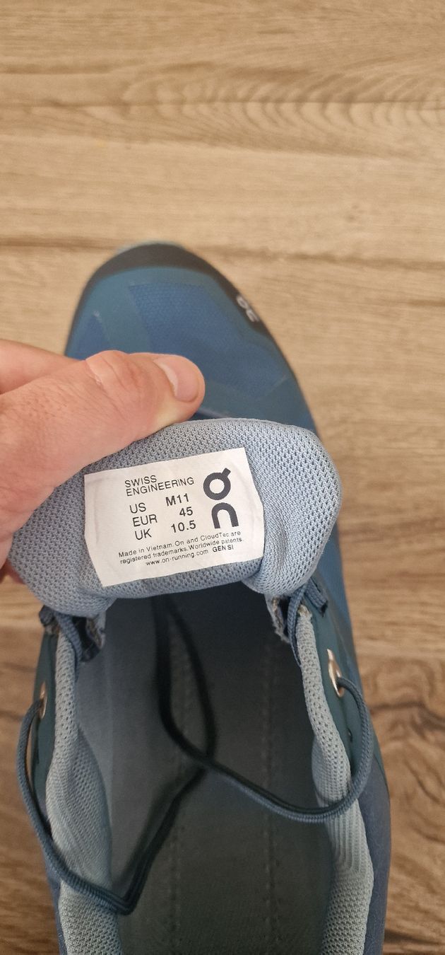 On Herrenschuhe: Neuwertiger ON cloud waterproof Grösse 45 – Gebraucht aus Roggliswil von Bluro90 4