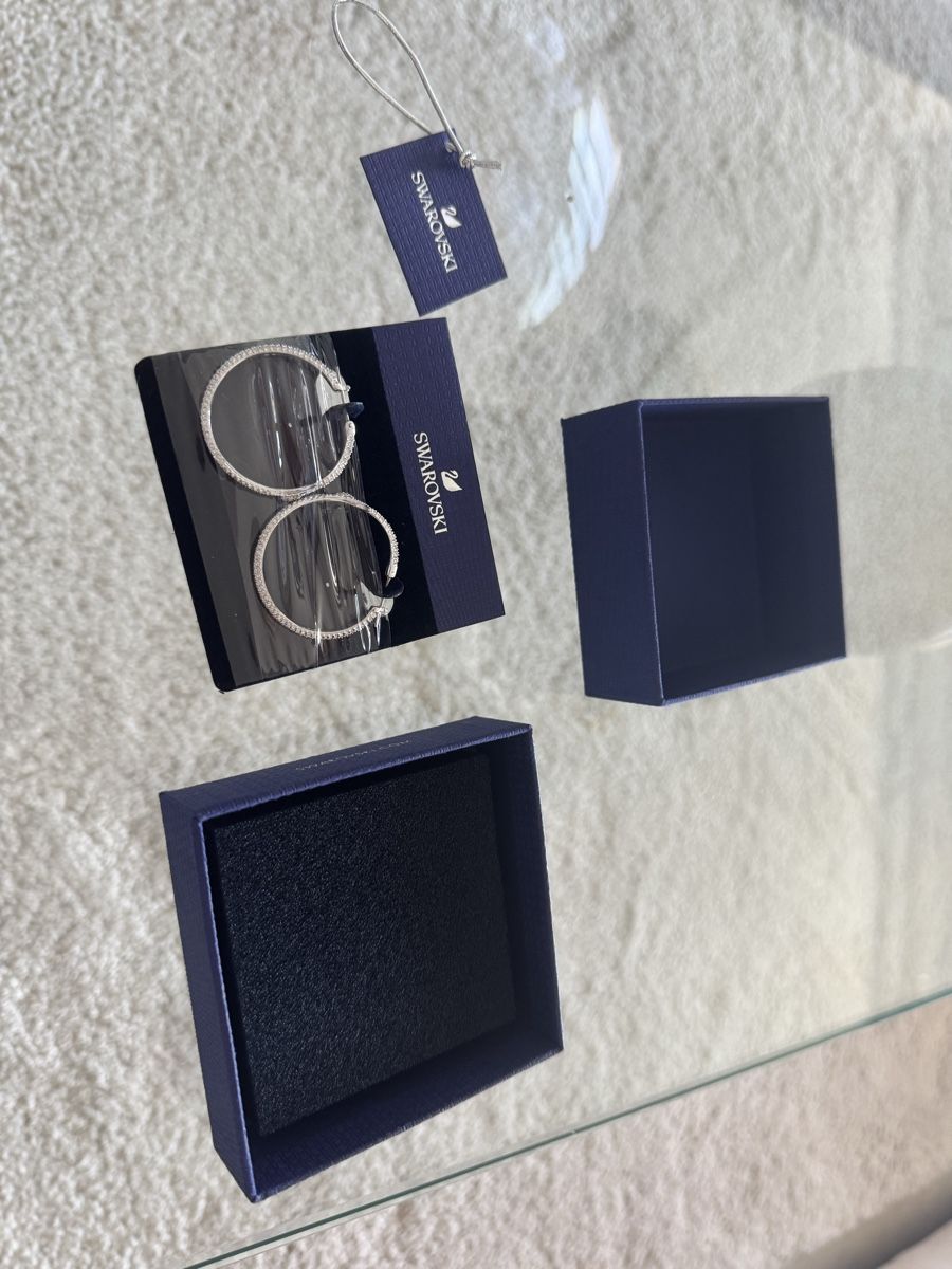 Swarovski Ohrringe & -stecker: Swarovski Ohringe, Schlangenmuster 💜. Neu.  – Neu und originalverpackt aus Zürich von Anilein_9989 5
