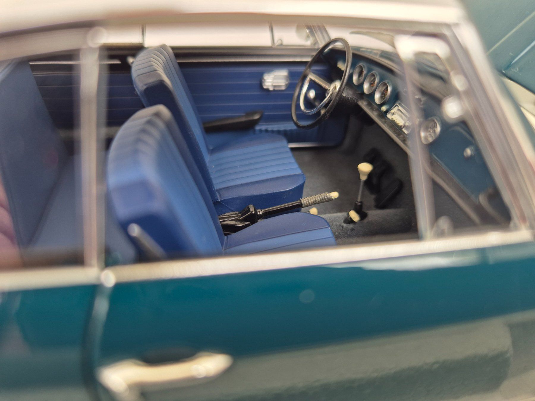 Volkswagen Modellautos: VW Karmann Ghia von Norev 1:18 – Neu (gemäss Beschreibung) aus Oberbuchsiten von laffite54 3