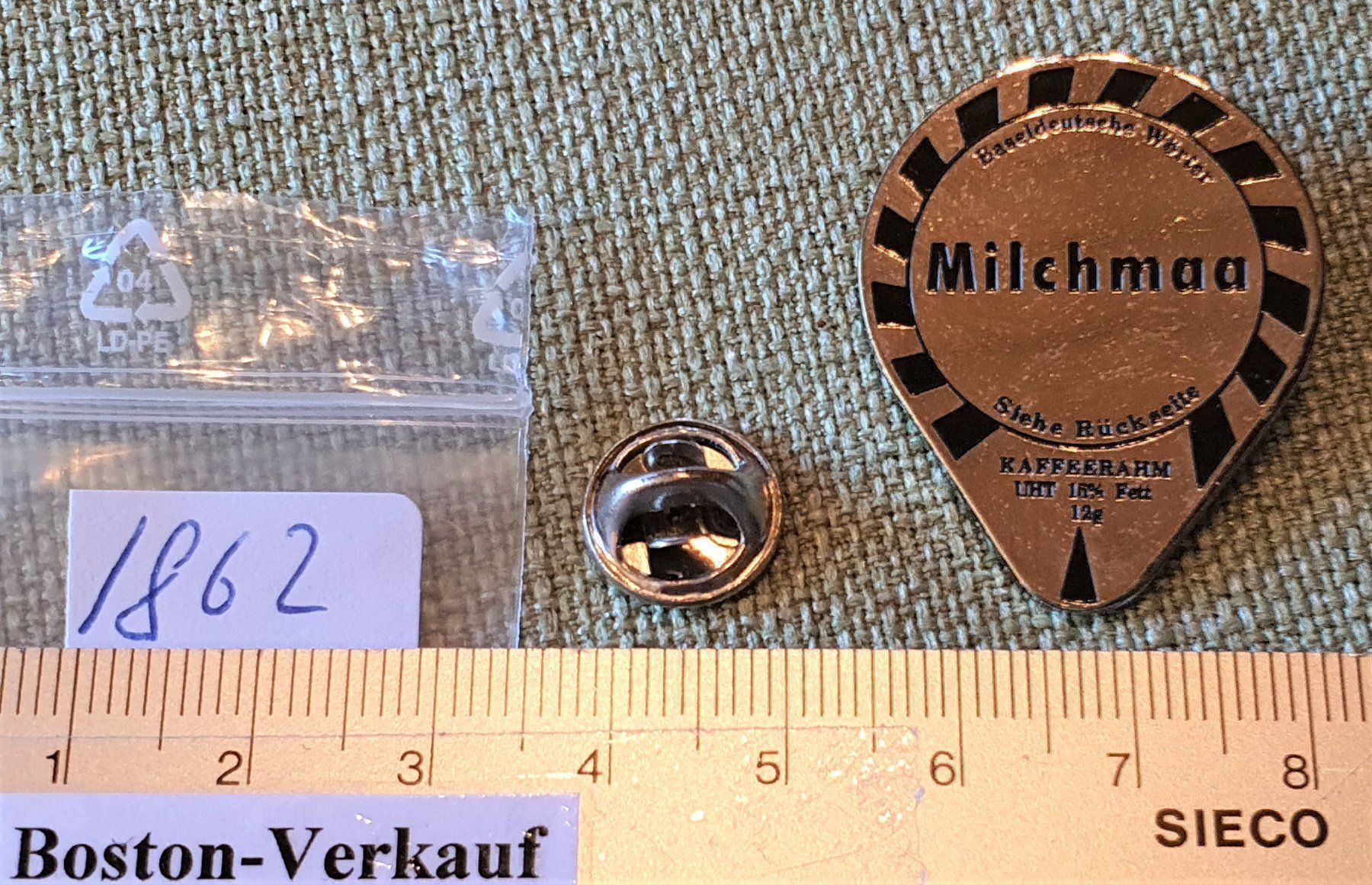 Plaketten & Abzeichen: I862  Pin Kafferahmdeckel Basel Milchmaa  Nr. 435 – Gebraucht aus Reinach BL von Boston-Verkauf 1