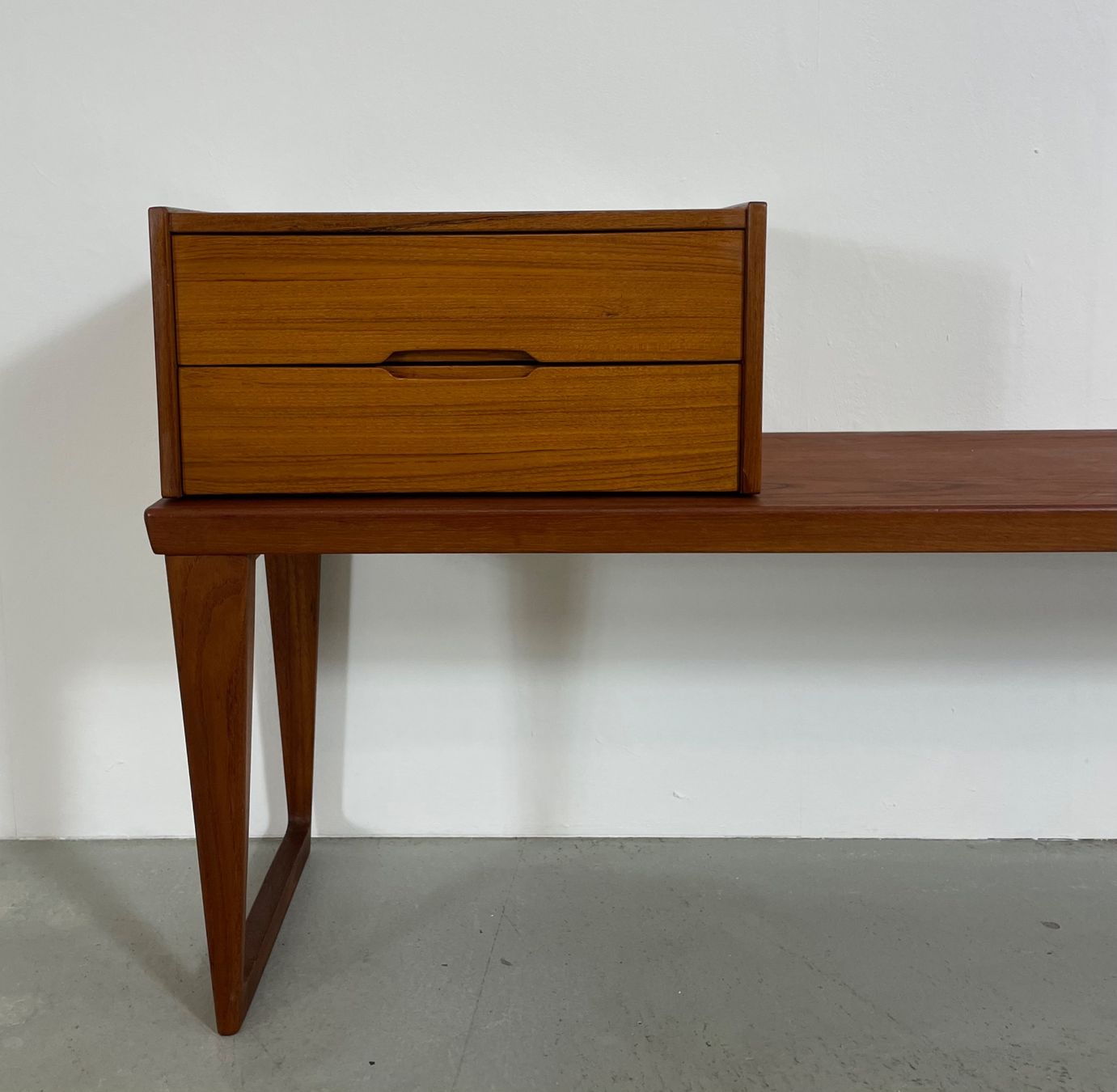 Kommoden: Kai Kristiansen Hallway Set in Teak – Gebraucht aus Basel von MidMod20C 2