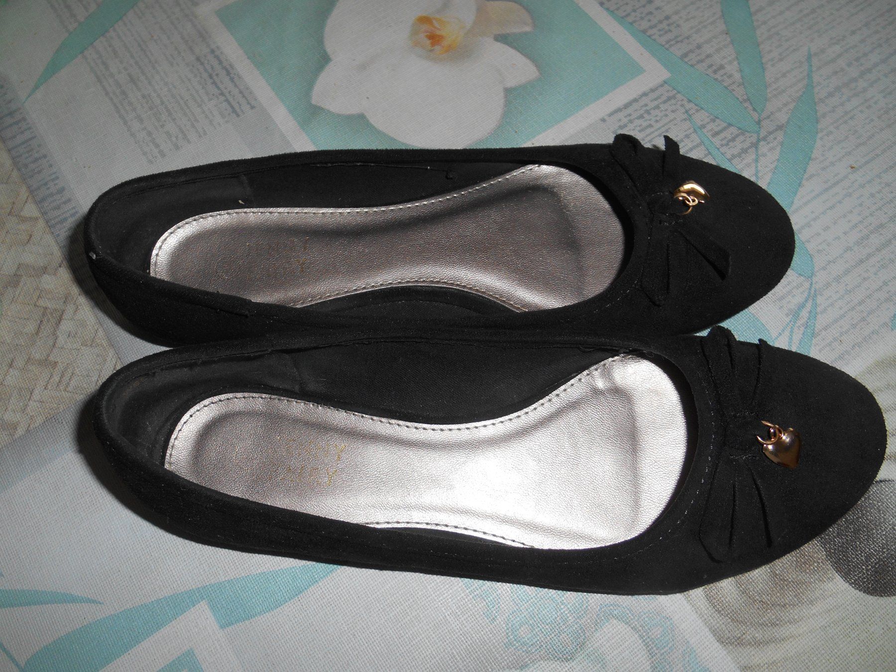 Scarpe da donna: Ballerine noire – Nuovo (secondo la descrizione) da La Sarraz venduto da Mbeatles 1
