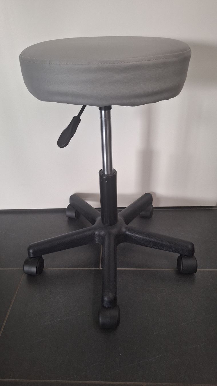 Sgabelli: 3 Rollhocker/Drehhocker höhenverstellbar, Grau, Neu – Nuovo e nell'imballaggio originale da Gebertingen venduto da rosche117