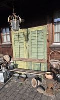 2 Originalen Fensterläden Farbe dunkel- bis hellgrün