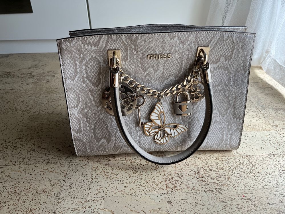 Guess Handtasche (Neu (gemäss Beschreibung)) in Wittnau für CHF 49